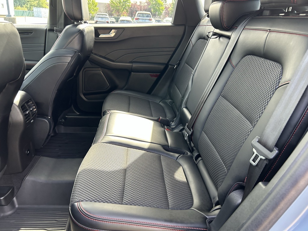 2024 Ford Escape ST-Line Select photo 24
