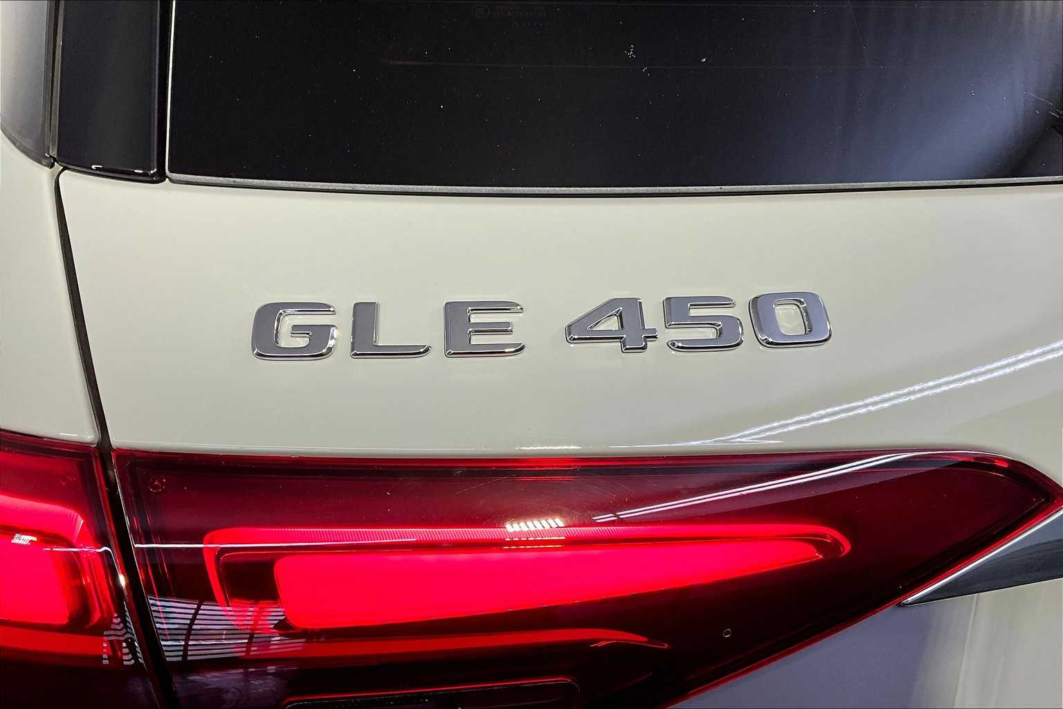 2026 Mercedes Benz GLE 450 4MATIC photo 3