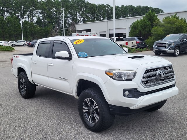 2017 Toyota Tacoma TRD Off-Road photo 2