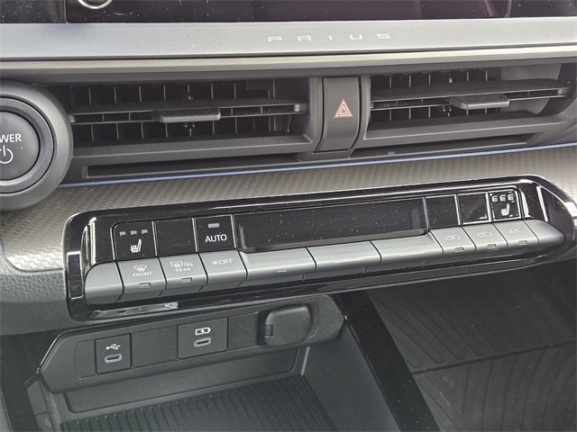 2024 Toyota Prius XLE photo 16