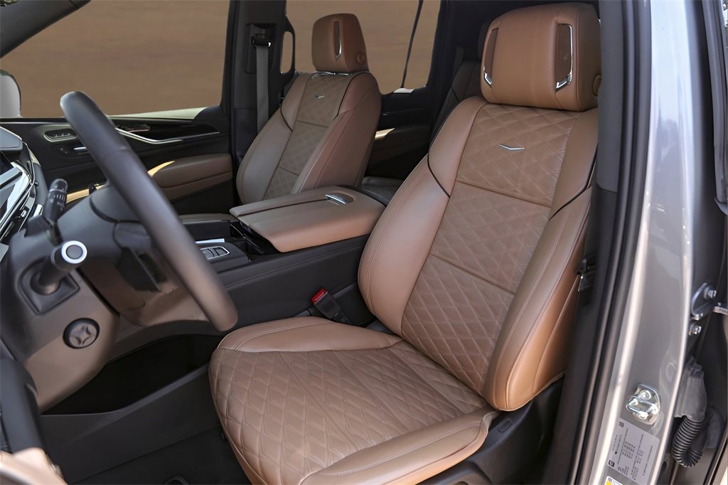 2023 Cadillac Escalade ESV Sport photo 6