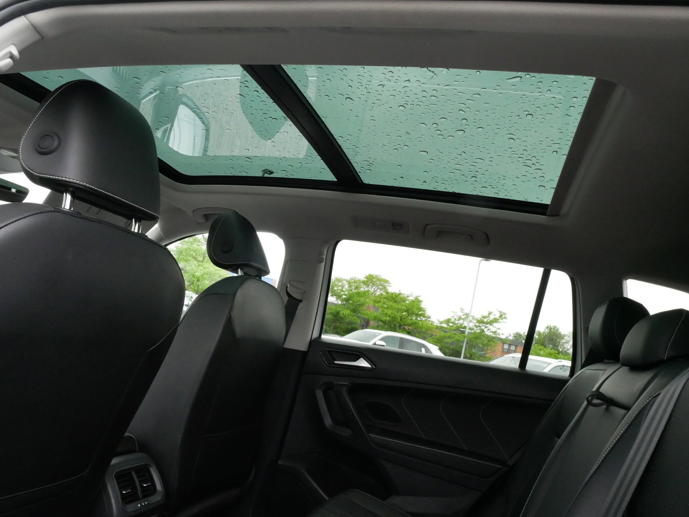 2024 Volkswagen Tiguan SE Wolfsburg Edition photo 30