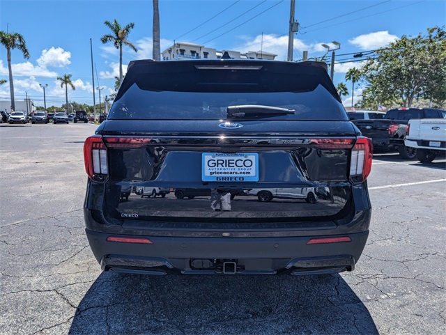 2025 Ford Explorer ST-Line photo 9