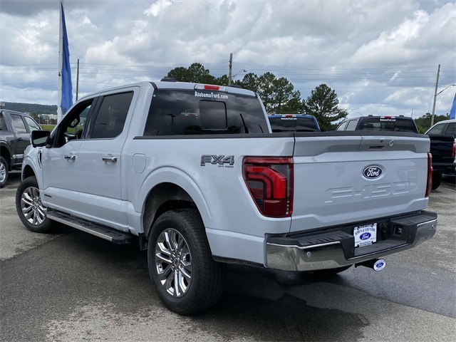 2025 Ford F-150 Lariat photo 3