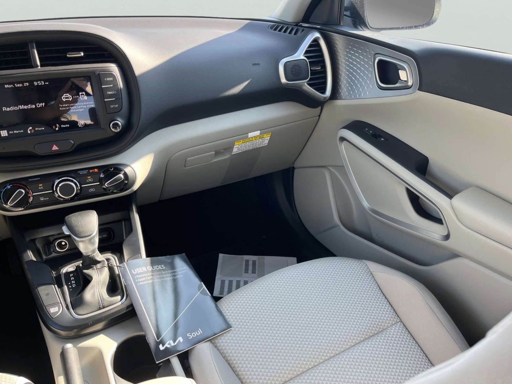 2025 Kia Soul LX photo 12