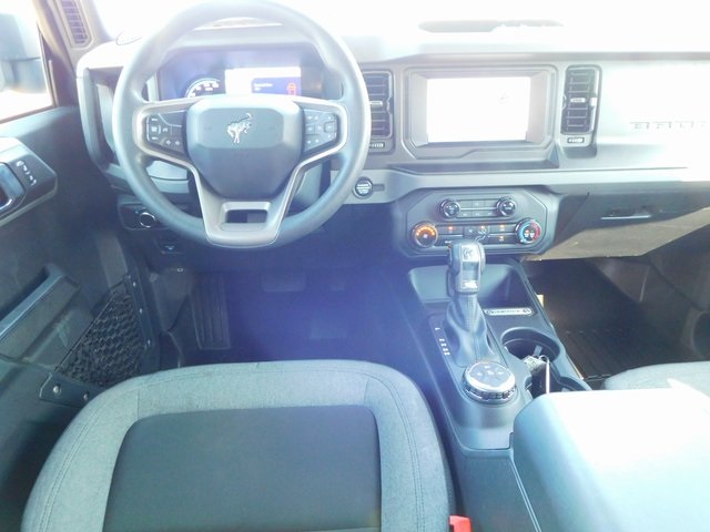 2023 Ford Bronco Base photo 16