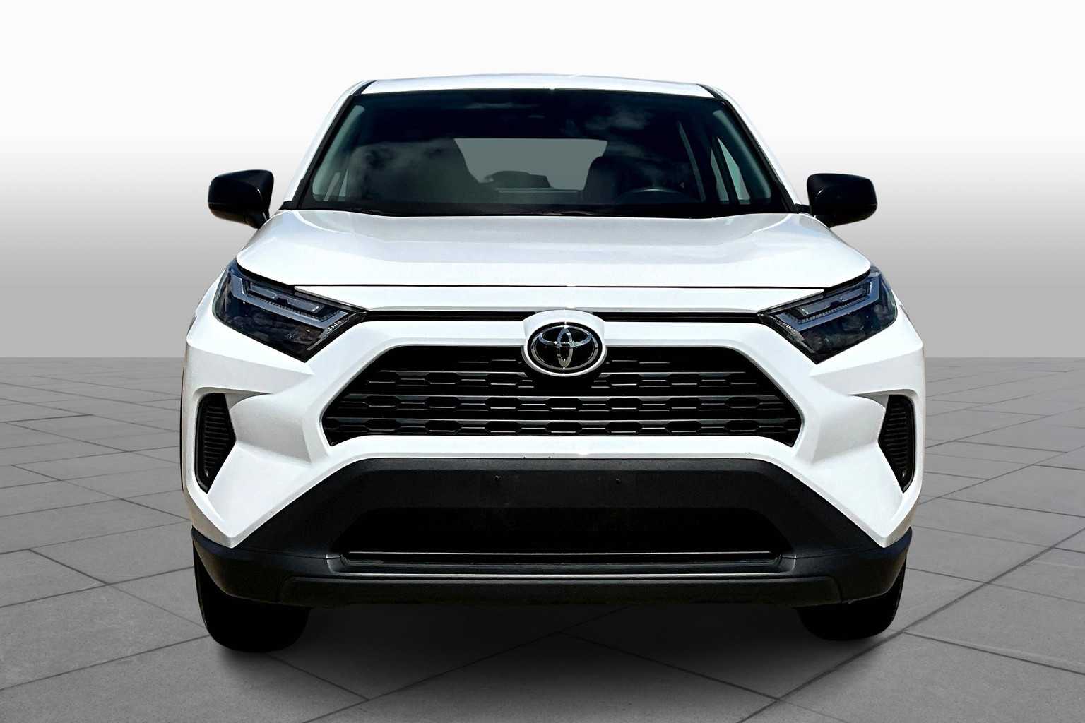 2024 Toyota RAV4 LE photo 3