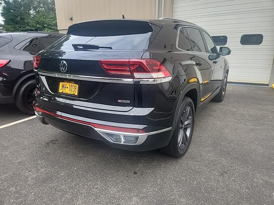 2022 Volkswagen Atlas Cross Sport SEL R-Line photo 4
