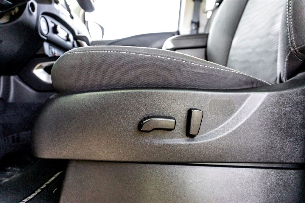 2024 Nissan Frontier SV photo 12