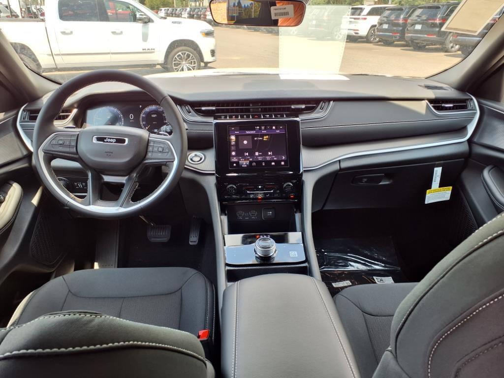 2025 Jeep Grand Cherokee Laredo X photo 26