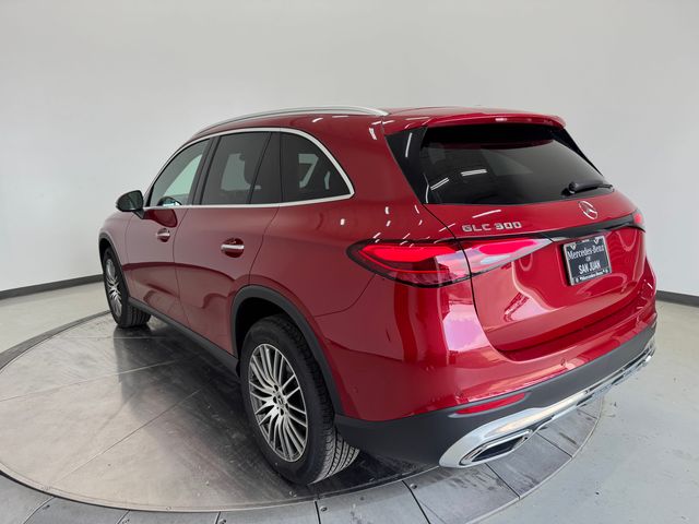 2025 Mercedes Benz GLC 300 photo 2