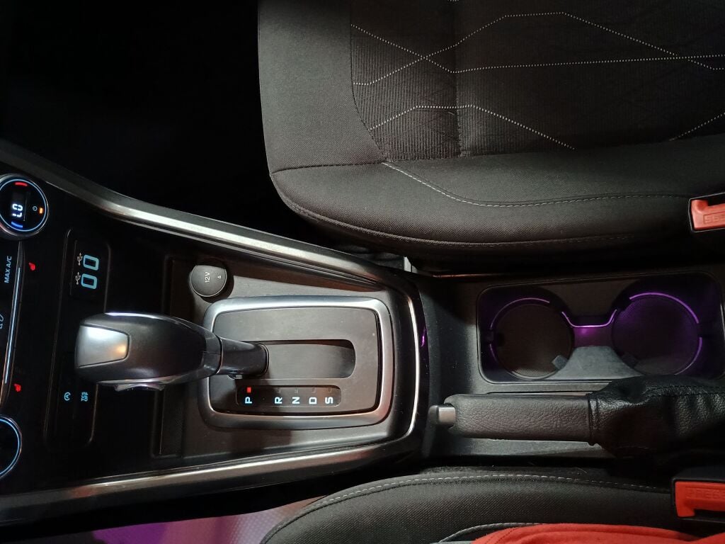 2018 Ford EcoSport SE photo 16