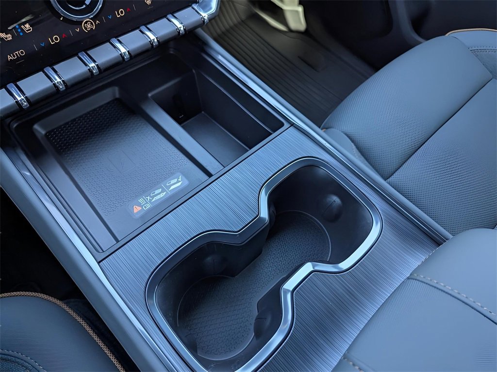 2026 Gmc Acadia AT4 photo 9
