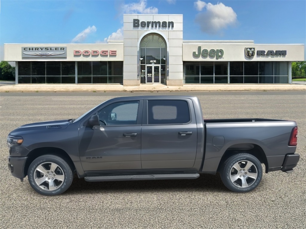 2025 Ram 1500 Tradesman photo 3