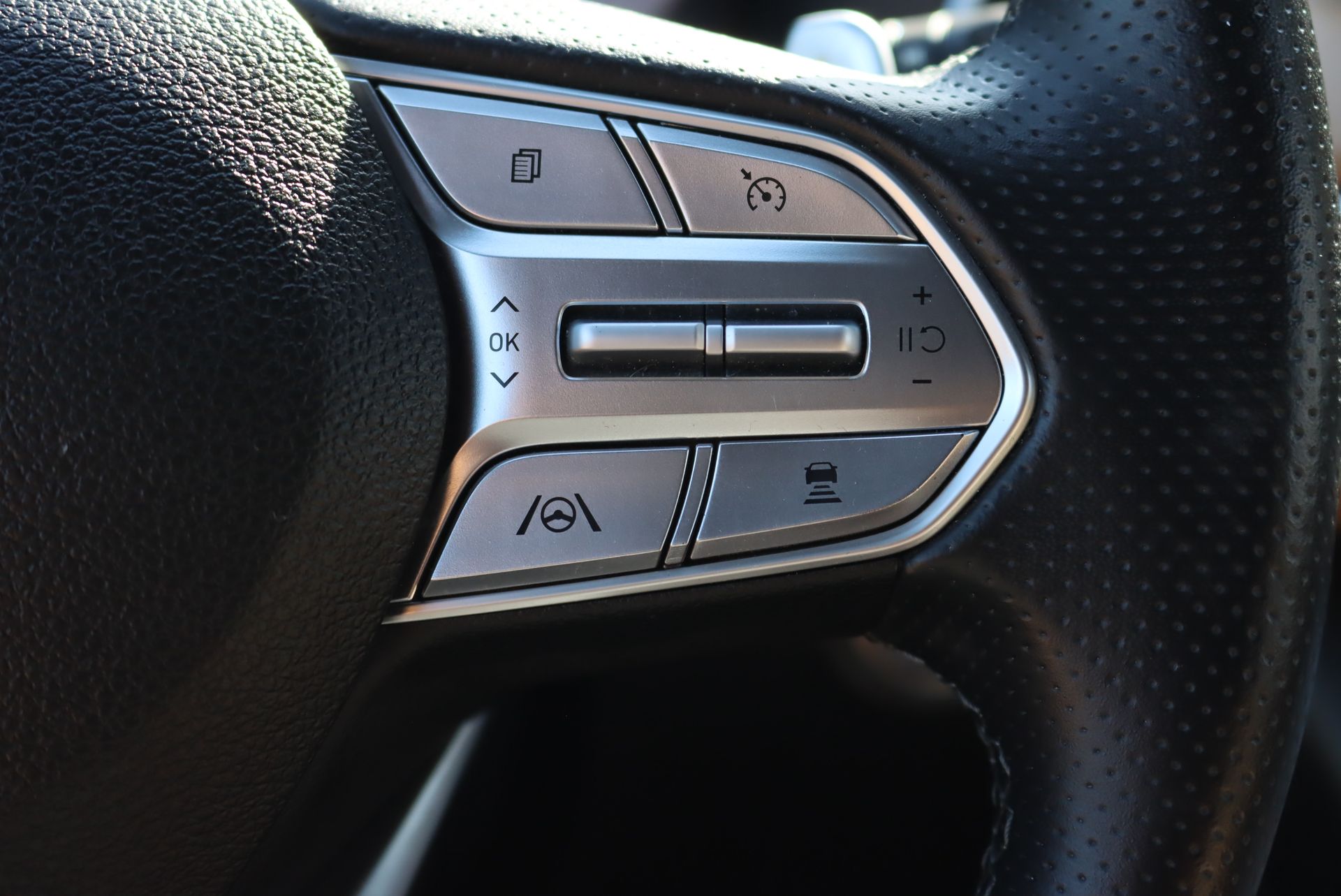 2022 Hyundai Santa Fe Calligraphy photo 6