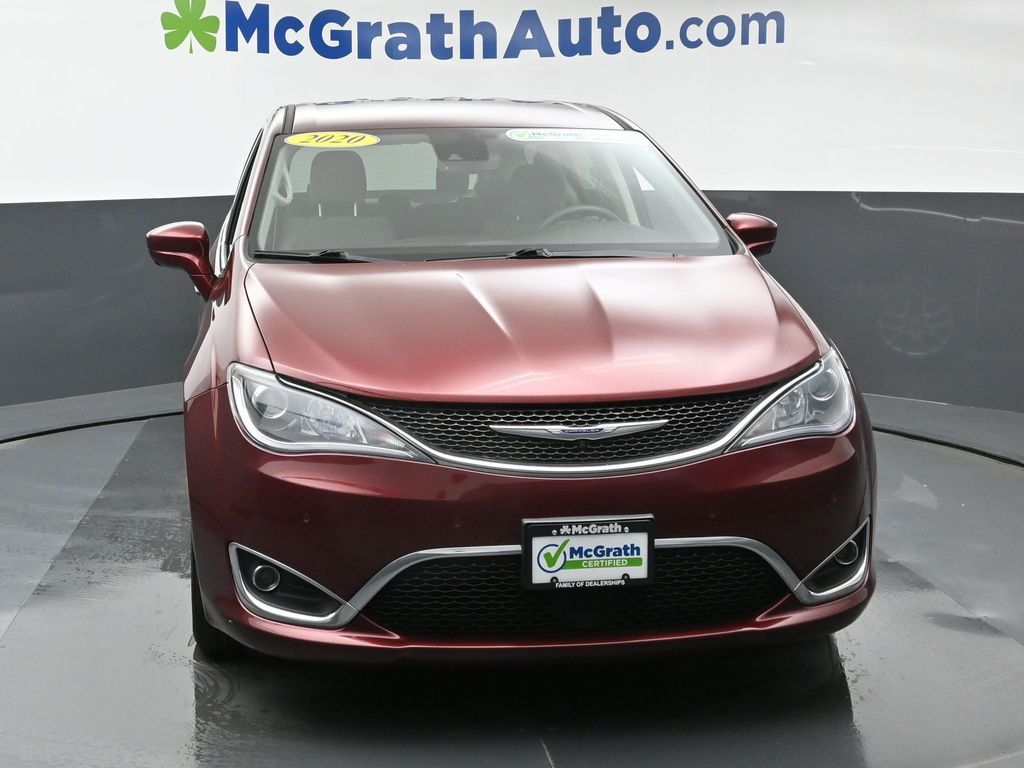 2020 Chrysler Pacifica Touring photo 3