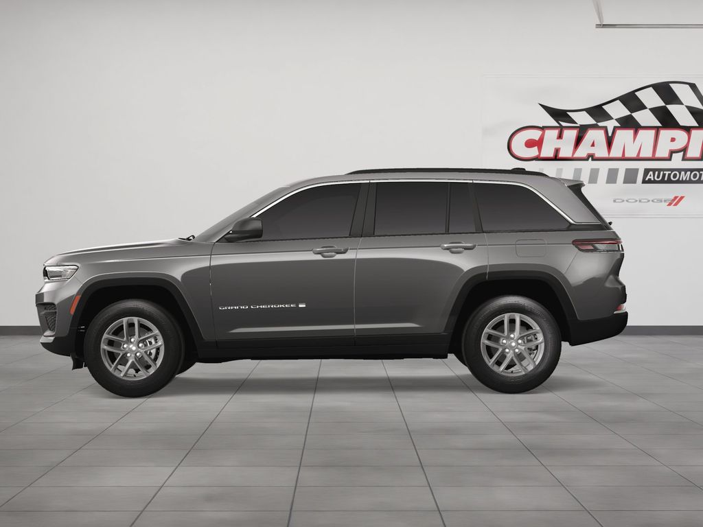 2025 Jeep Grand Cherokee Laredo photo 3