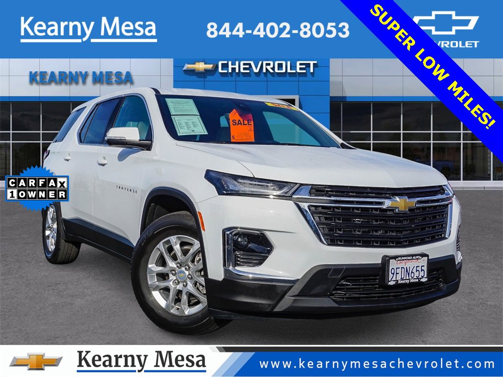 2023 Chevrolet Traverse LS's photo