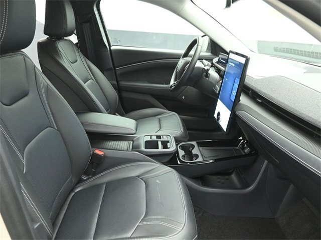 2025 FORD MUSTANG MACH-E - Image 26