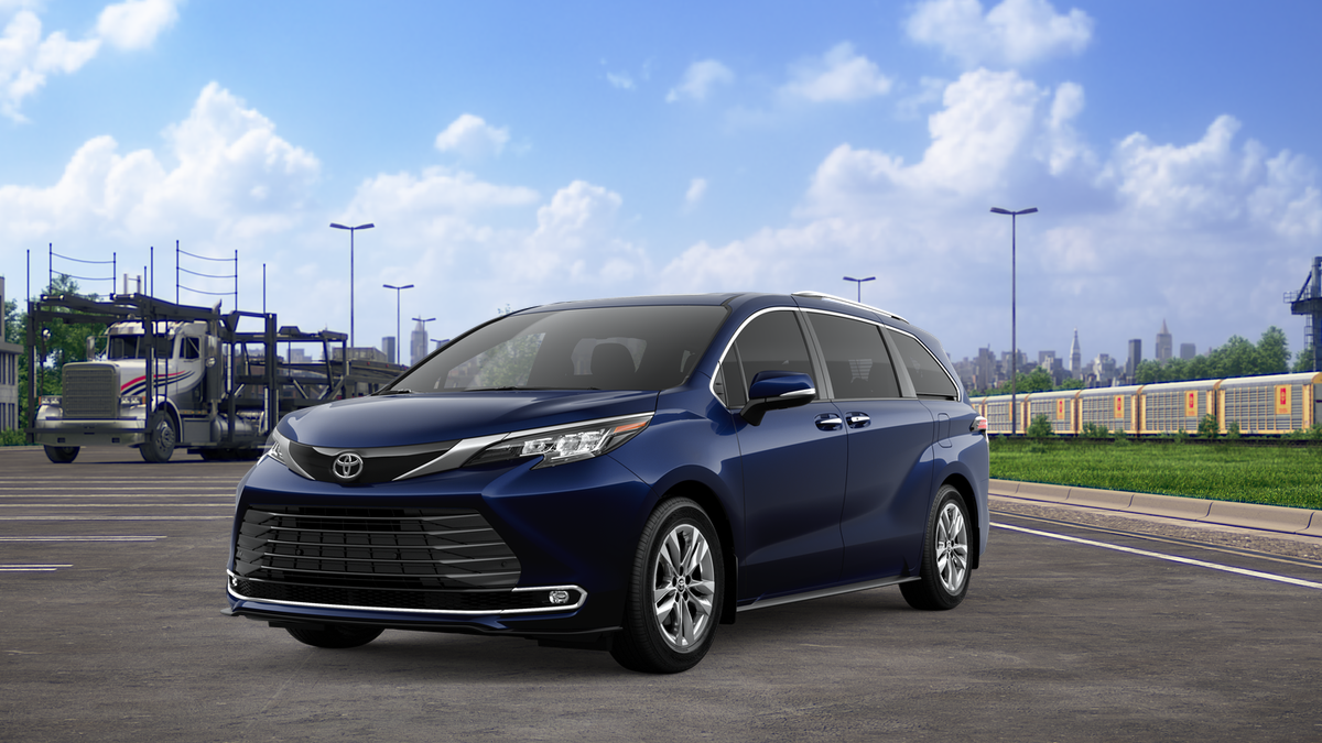 2026 Toyota Sienna Limited's photo