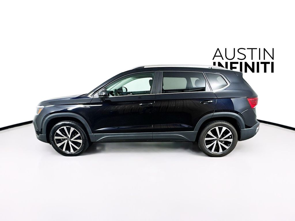 2022 Volkswagen Taos SE photo 4