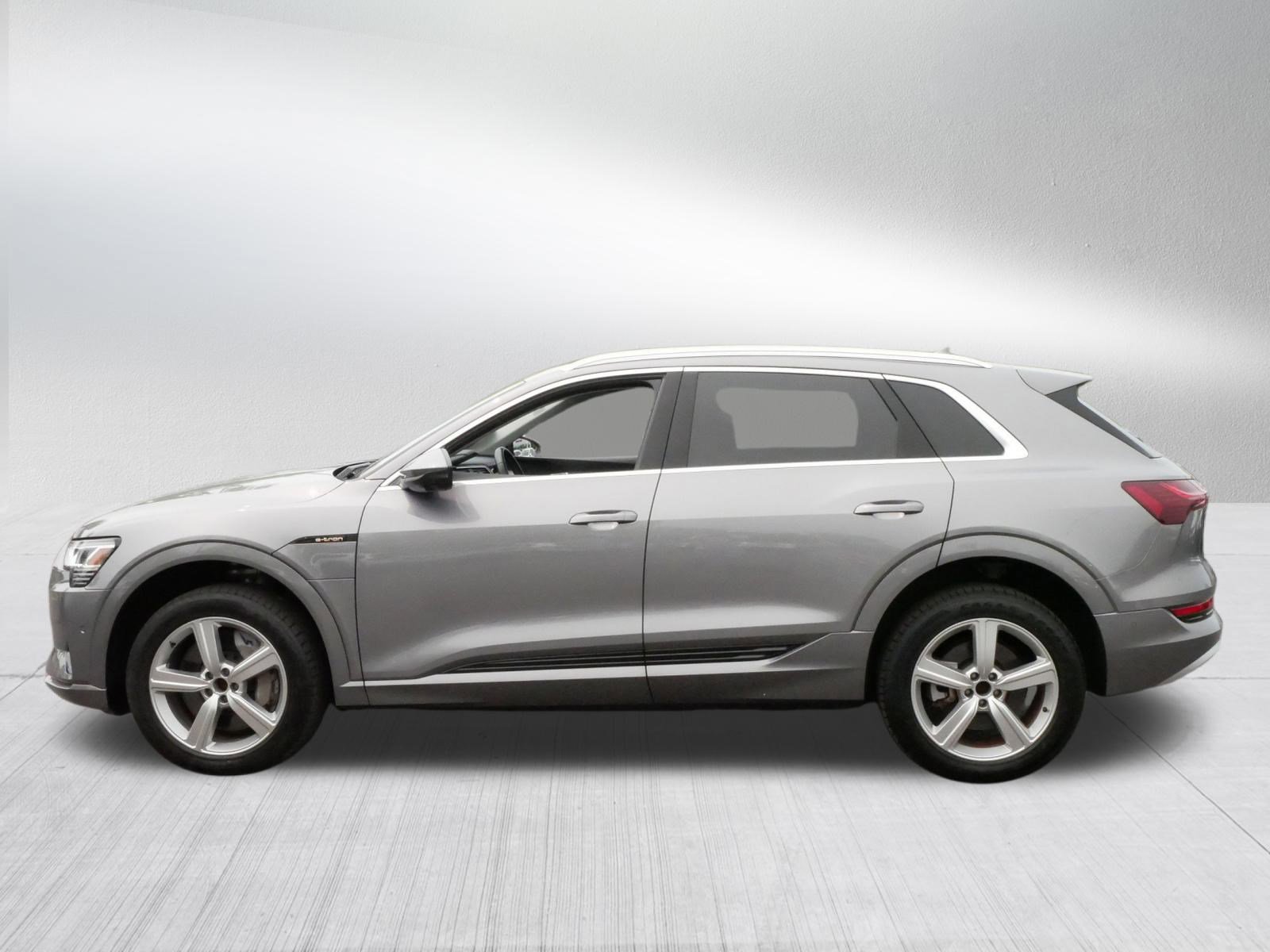 2019 Audi e-tron Premium Plus photo 4