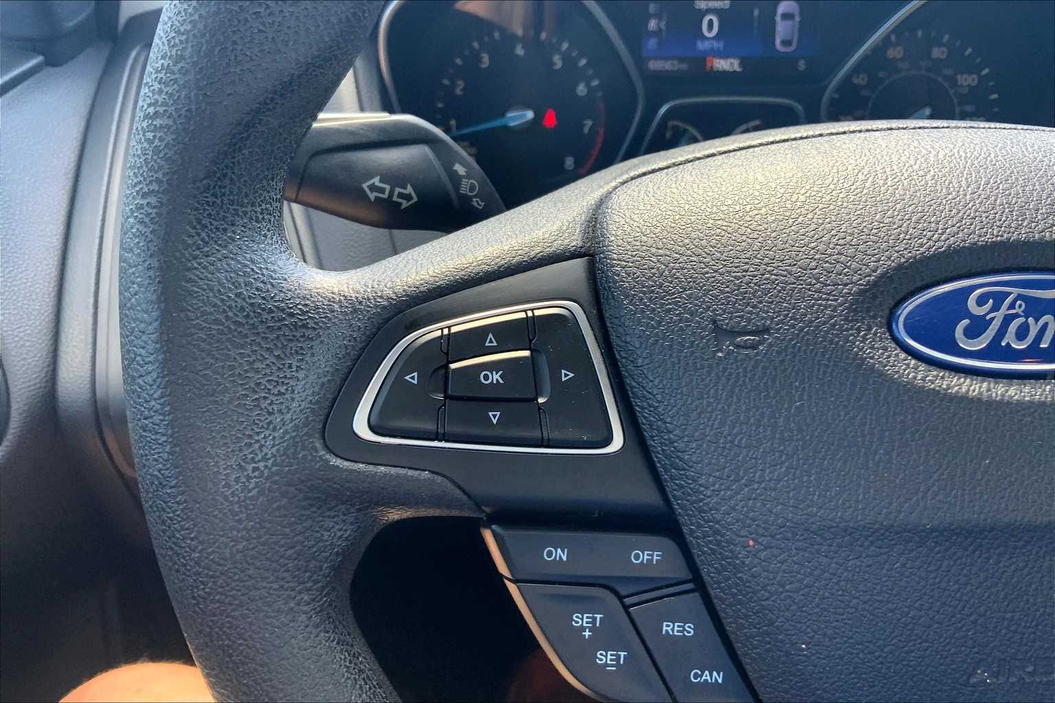 2016 Ford Focus SE photo 19