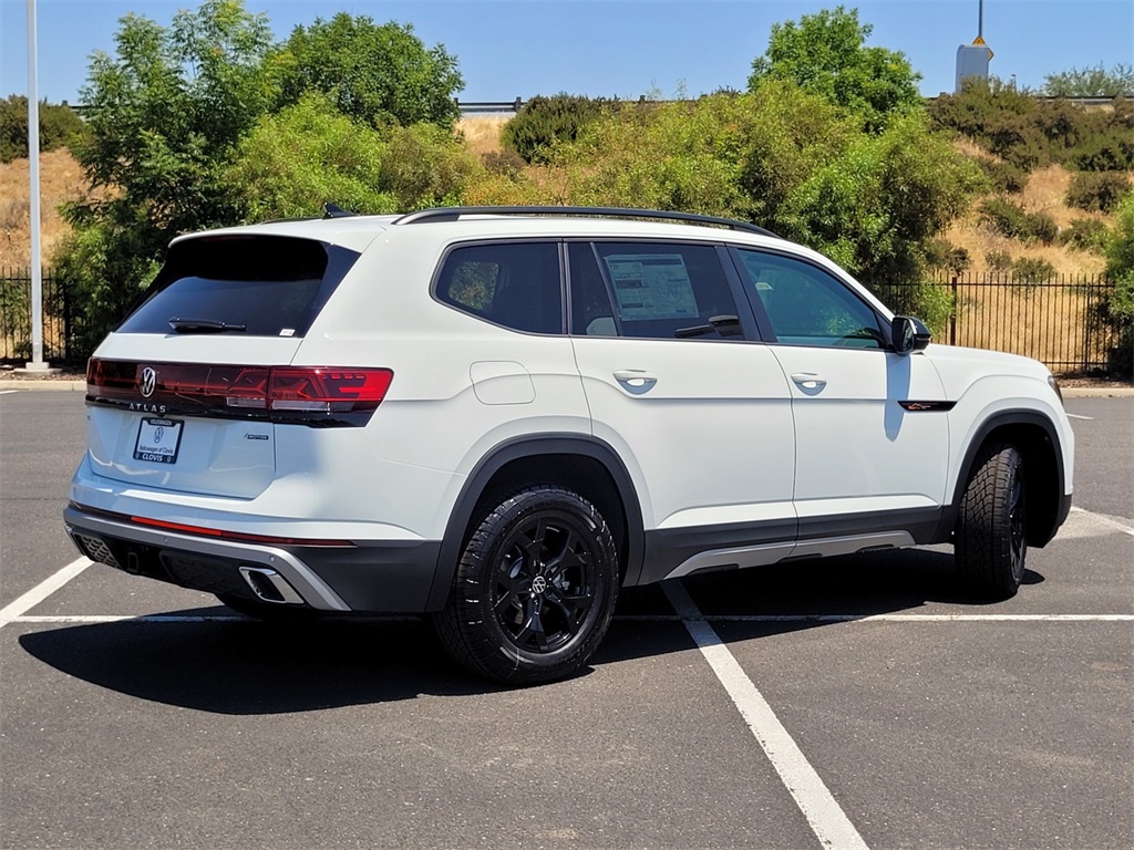 2025 Volkswagen Atlas Peak Edition SE photo 4
