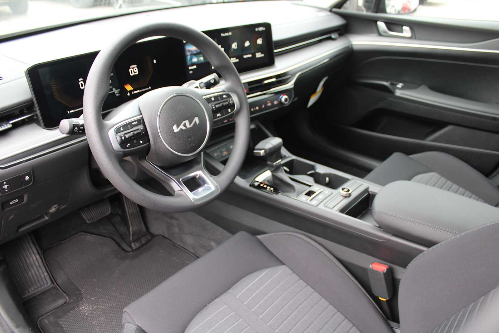 2026 Kia K5 LXS photo 19