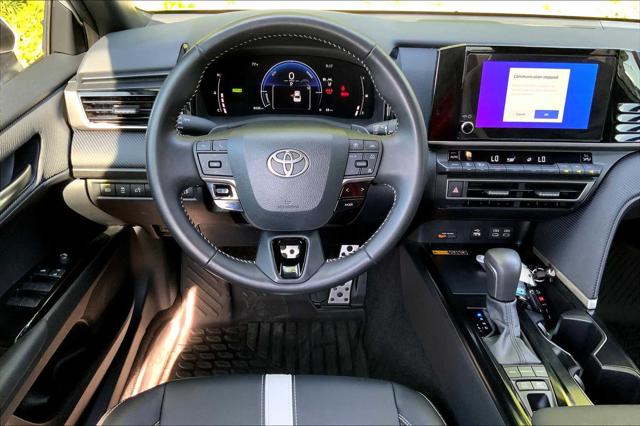 2025 Toyota Camry SE photo 5