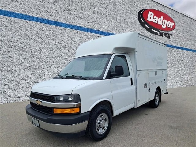 Pre-Owned 2017 Chevrolet Express Cutaway 3500 Work Van Regular