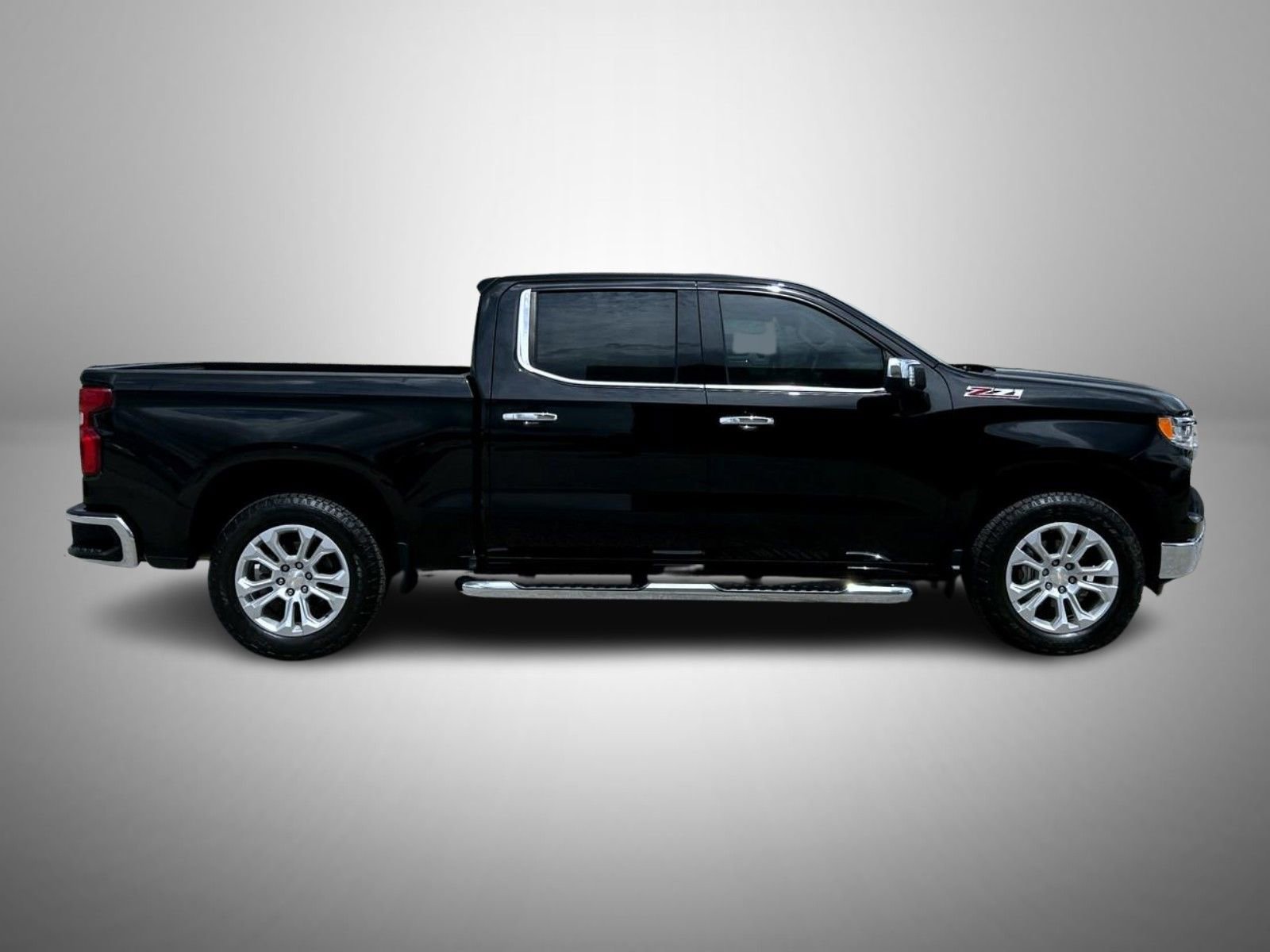 2022 Chevrolet Silverado 1500 LTZ photo 3