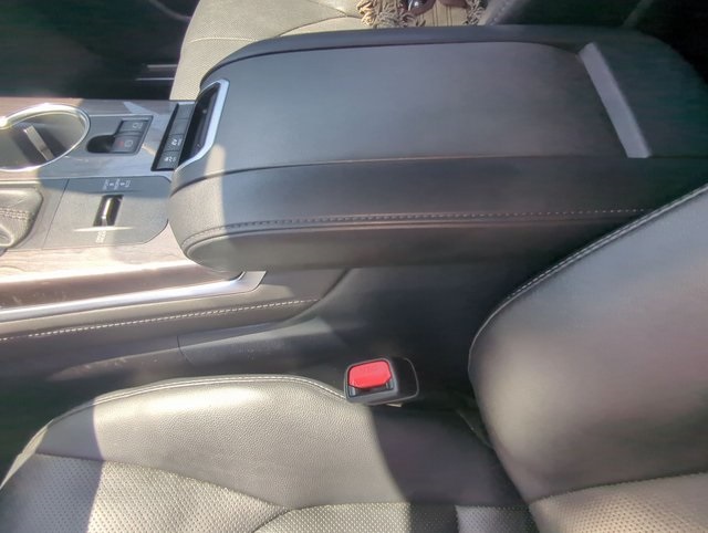 2020 Toyota Highlander Hybrid Platinum photo 14