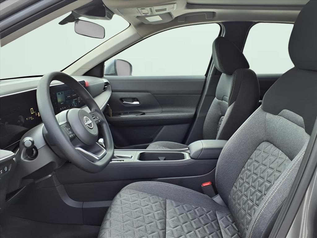 2025 Nissan Kicks SV photo 4