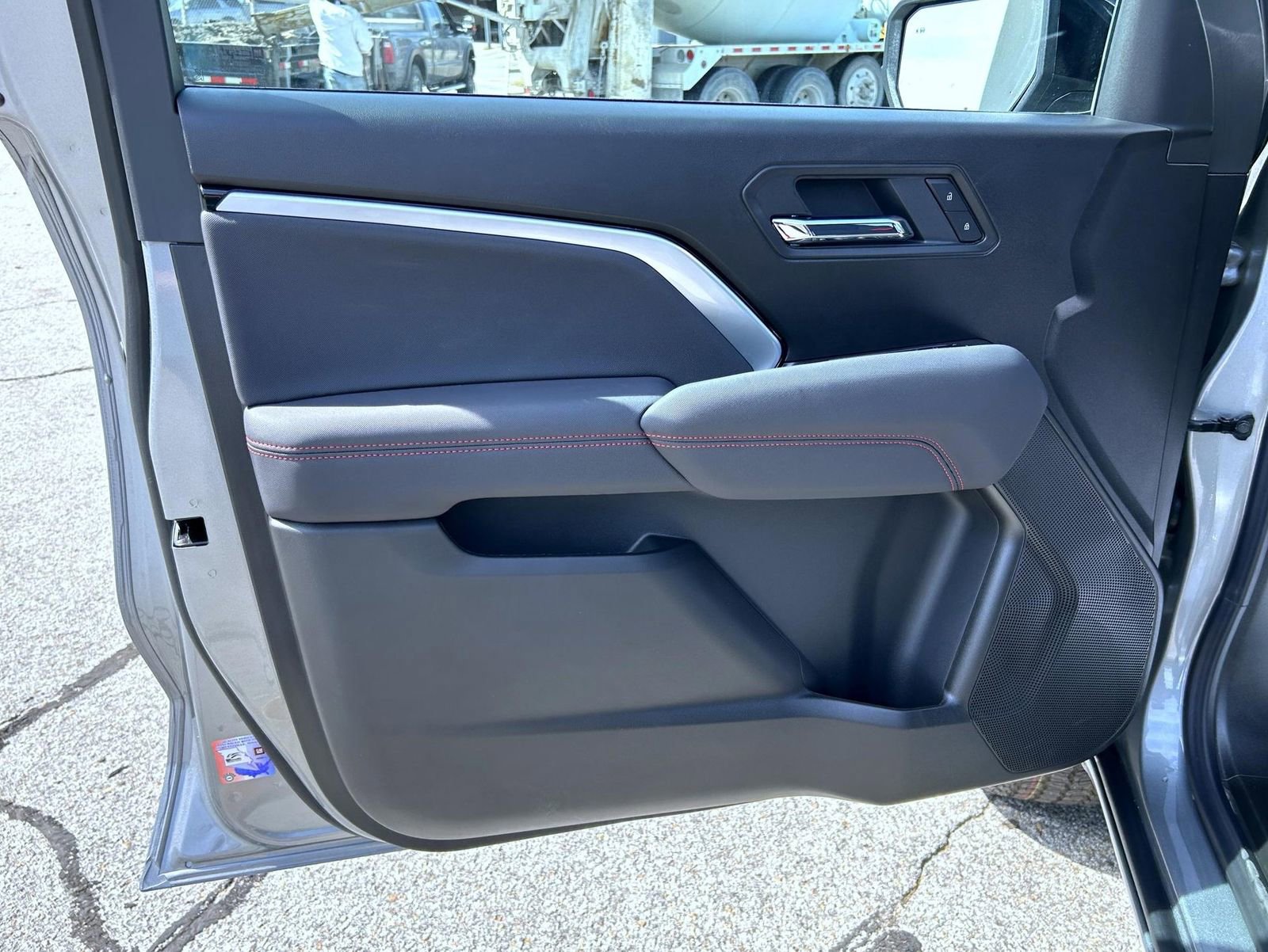 2026 Chevrolet Colorado Z71 photo 9