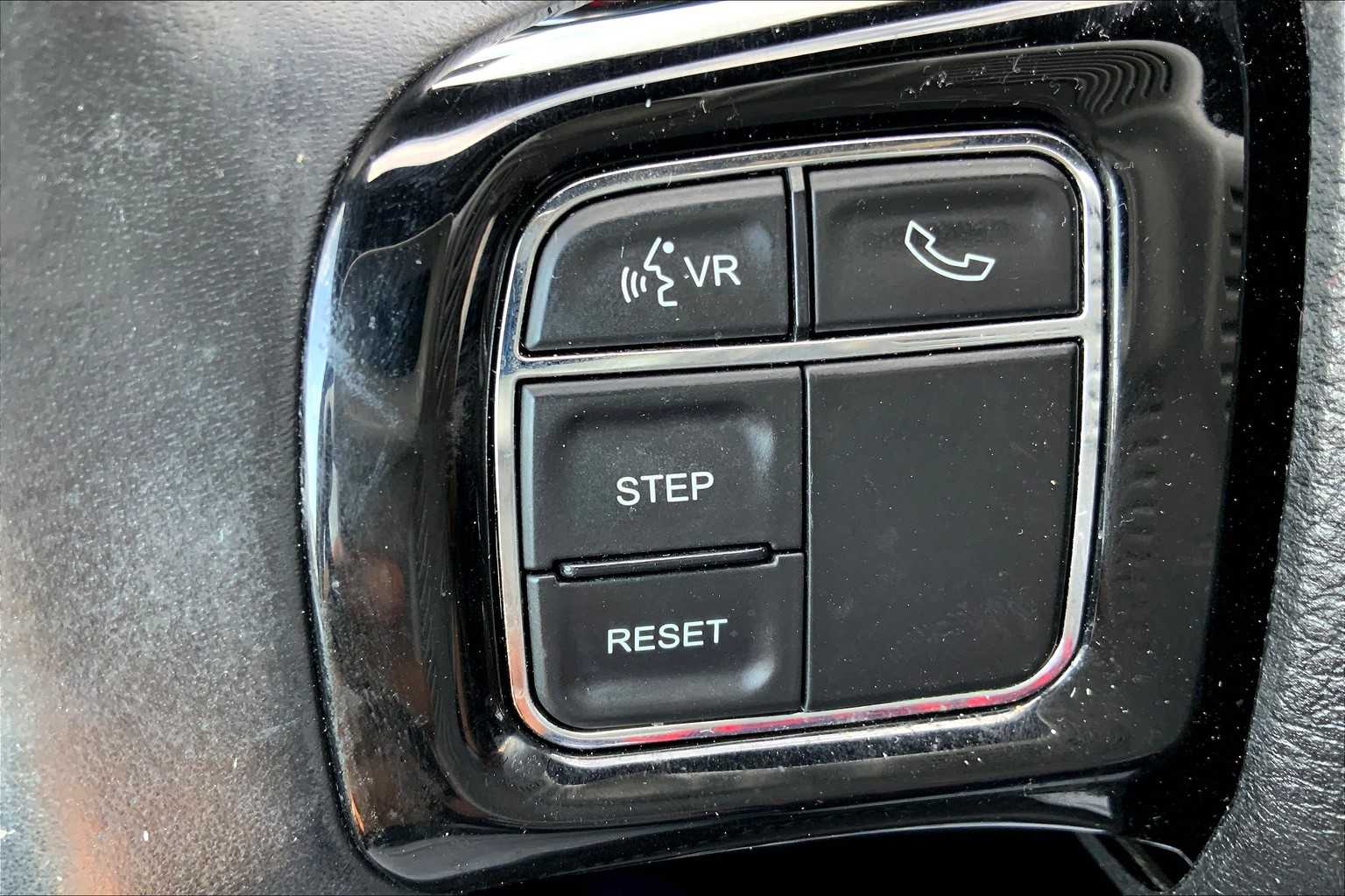2017 Dodge Grand Caravan SXT photo 20