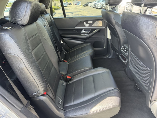 2026 Mercedes Benz GLS 450 4MATIC photo 3