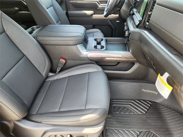 2025 Chevrolet Silverado 2500HD LTZ photo 10