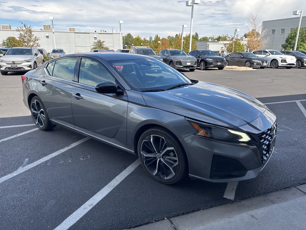 2023 Nissan Altima 2.5 SR photo 3