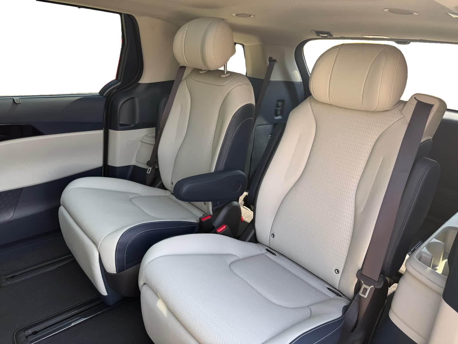 2026 Kia Carnival SX Prestige photo 12