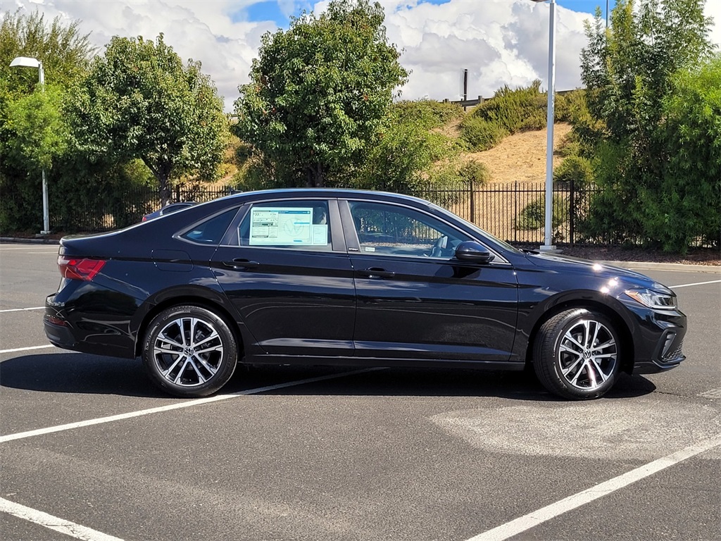 2026 Volkswagen Jetta 1.5T Sport photo 4