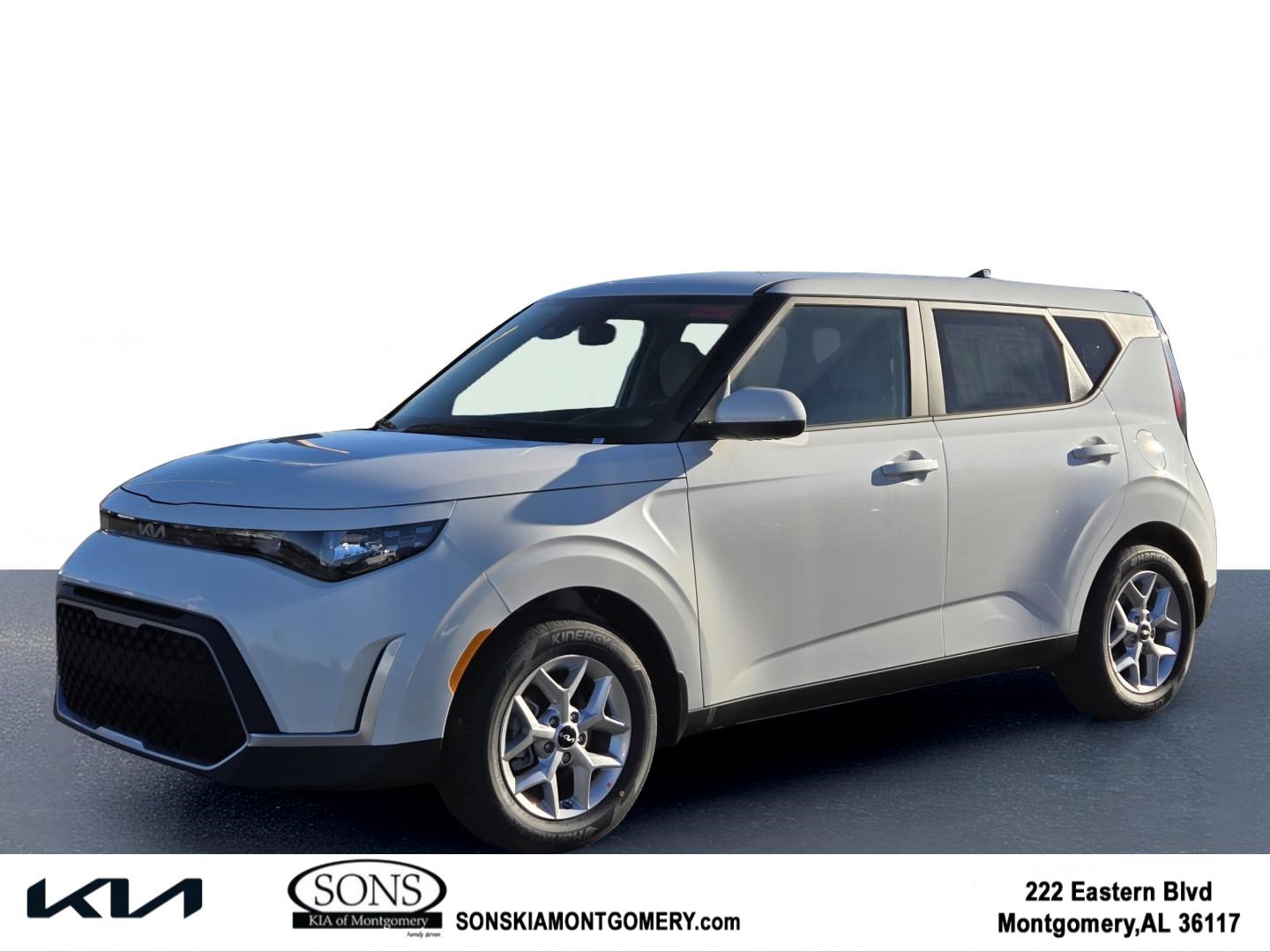 2025 Kia Soul LX's photo