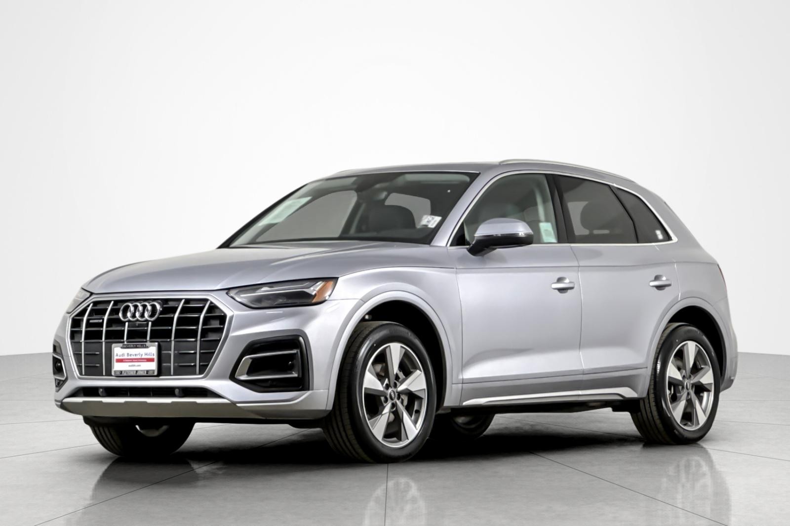 2023 Audi Q5 Premium Plus's photo