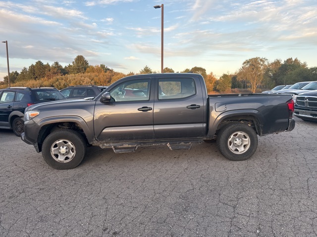 2018 Toyota Tacoma SR photo 2