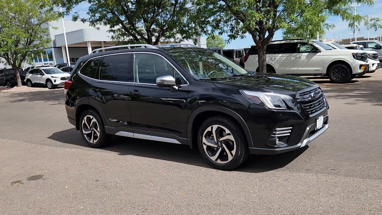 2022 Subaru Forester Touring photo 3
