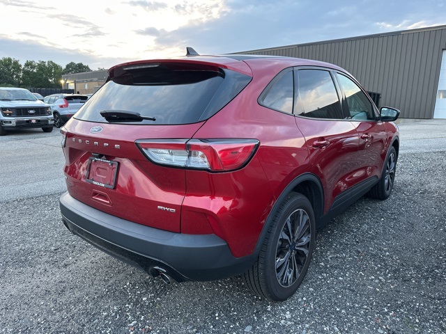 2021 Ford Escape SE photo 4