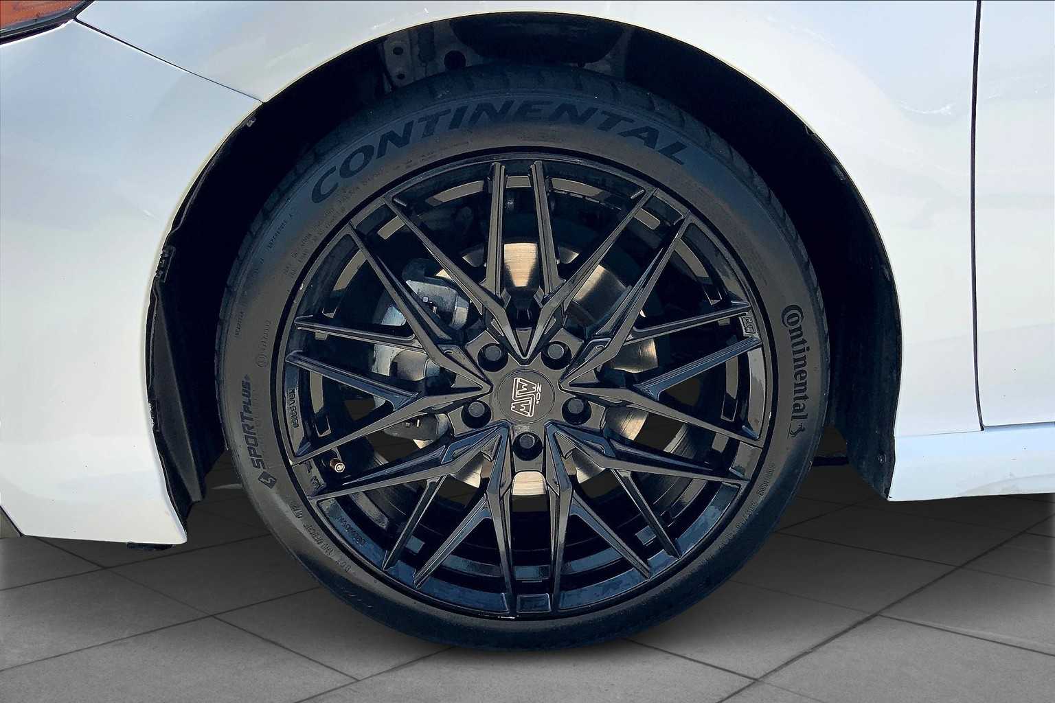 2022 Toyota Camry SE photo 9