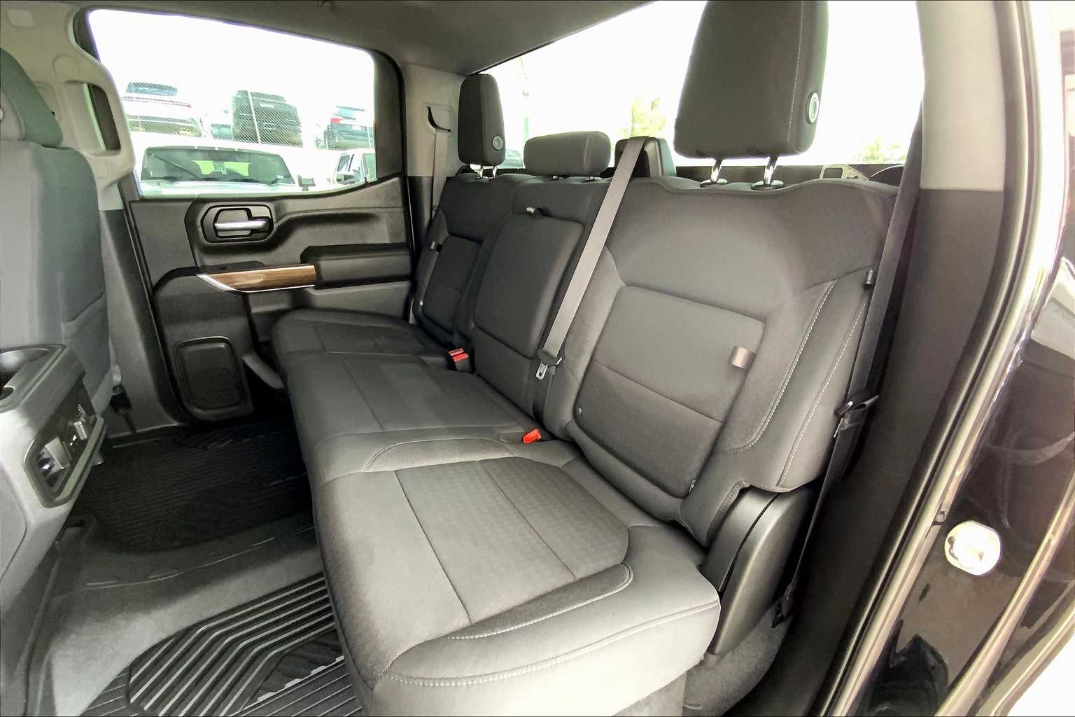 2021 Chevrolet Silverado 1500 RST photo 17