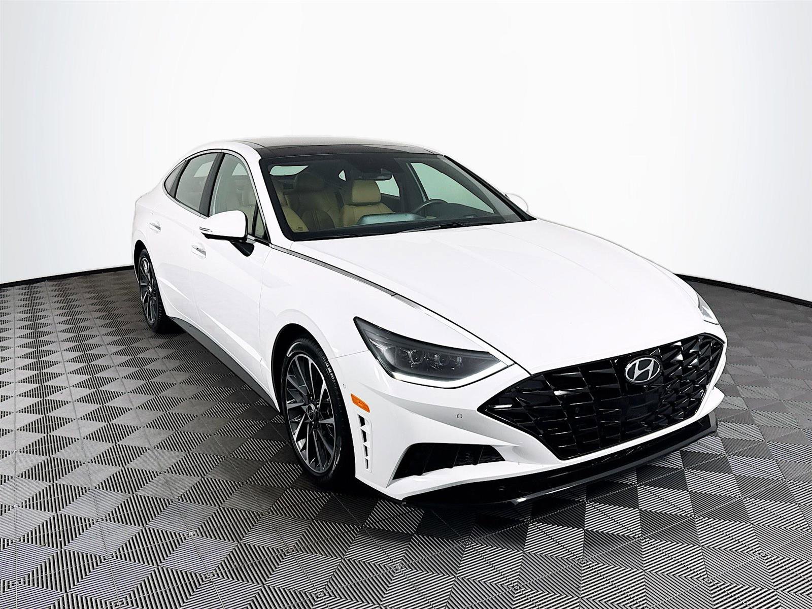 2023 Hyundai Sonata Limited photo 3
