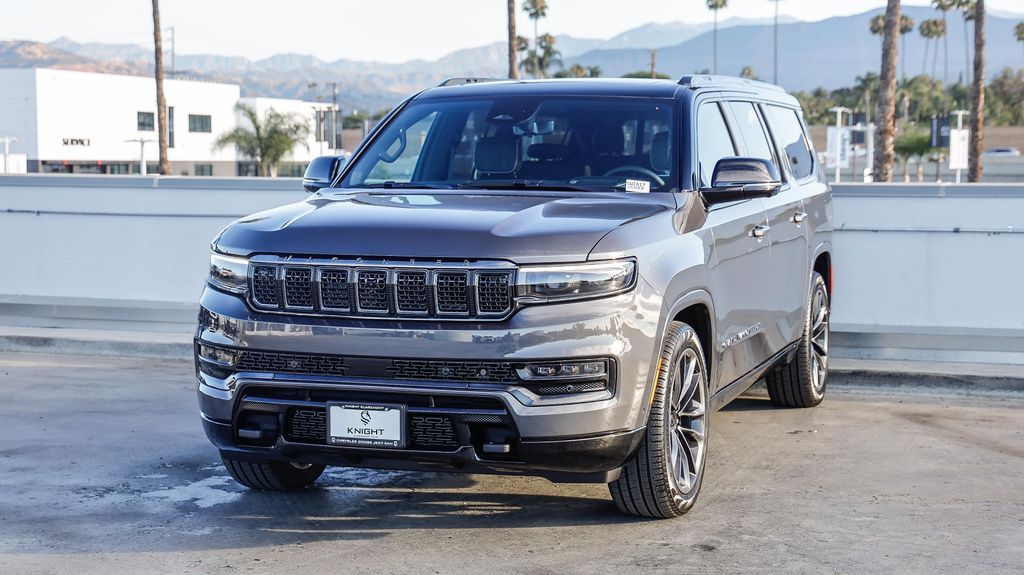2025 Jeep Grand Wagoneer L II photo 4